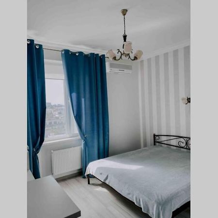 Апартаменты Целиком Odessa Esterno foto